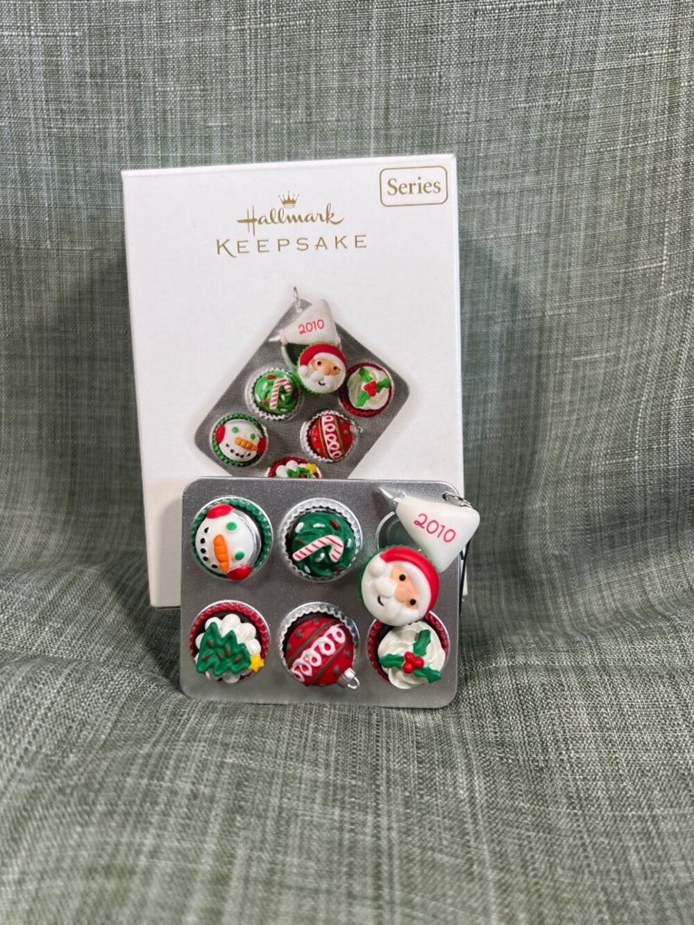 Hallmark Keepsake Ornament Seasons Treatings 2010 Second In Series Christmas Tra